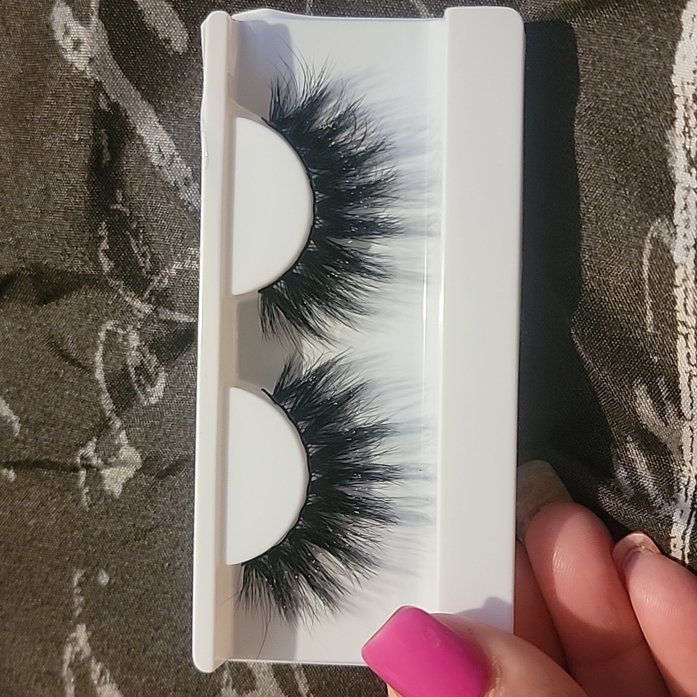 Unice brand beautiful lashes